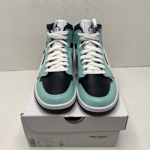 Nike Air Jordan 1 Retro Mid WMNS “Light Dew/Teal Tint” 2022 - Picture 2 of 4